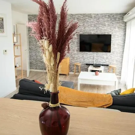 T2 Au Calme Proche Gare, Parking Prive Buchelay