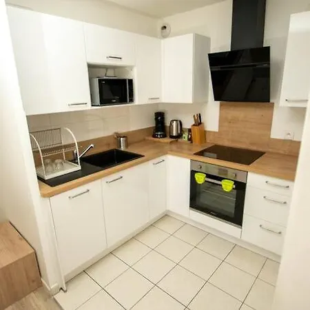 Apartment T2 Au Calme Proche Gare, Parking Prive *