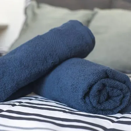 T2 Au Calme Proche Gare, Parking Prive Apartment